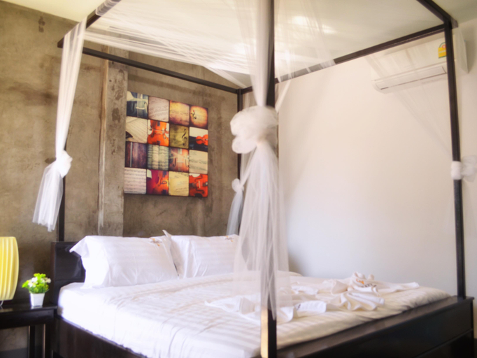Bedroom 5, The Key Hotel, Muang Satun