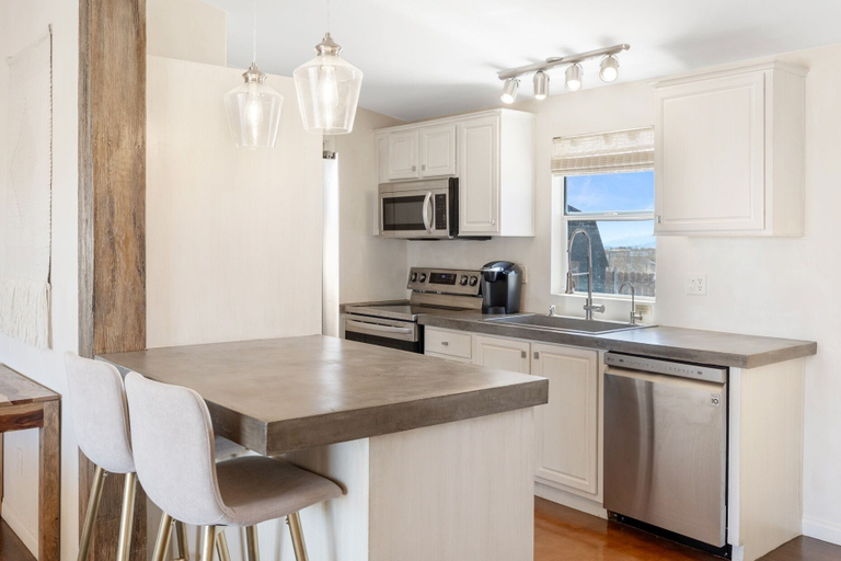 Private kitchen 5, Desert Moon - Serene Desert Views & Design 3 Bedroom Home by RedAwning, San Bernardino