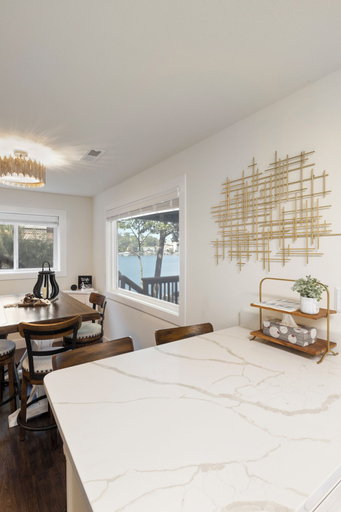 Room 2, Minutes From the Strip - Nightlife and Dining!, Camden