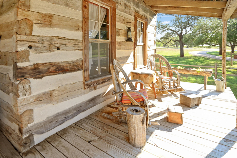 Terrace/patio 2, Ab Butler - Both Suites 2 Bedroom Cabin by RedAwning, Gillespie