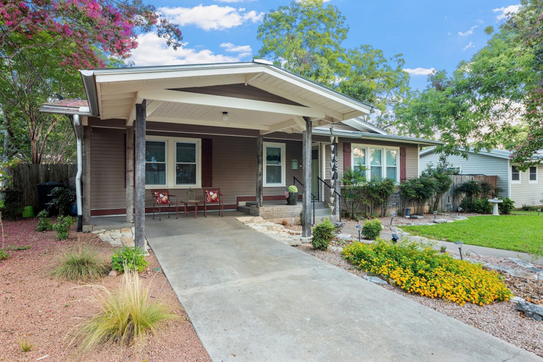 Exterior 3, Lovebirds Getaway 3 Bedroom Home by RedAwning, Gillespie