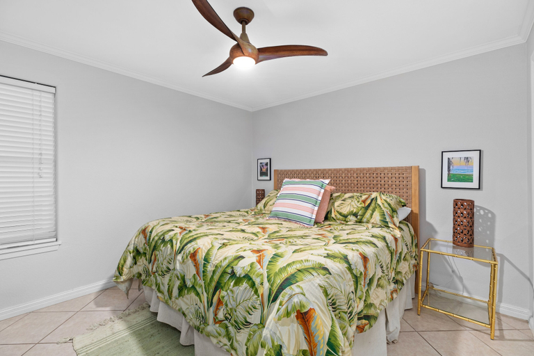 Room 4, Beach House Unit #302 2 Bedroom Condo by RedAwning, Cameron