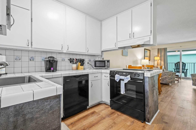 Private kitchen 2, Harbor House B34 2 Bedroom Condo, Baldwin