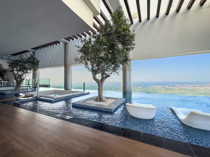 Rooftop pool 4, Gogoto LUX Burj View Spacious, Dubai