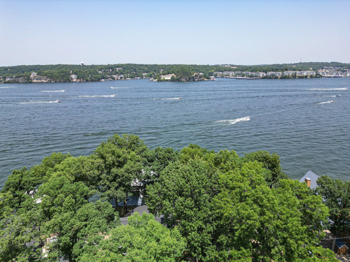 Lake 3, Unforgettable Views & Lakefront Firepit Nights, Camden