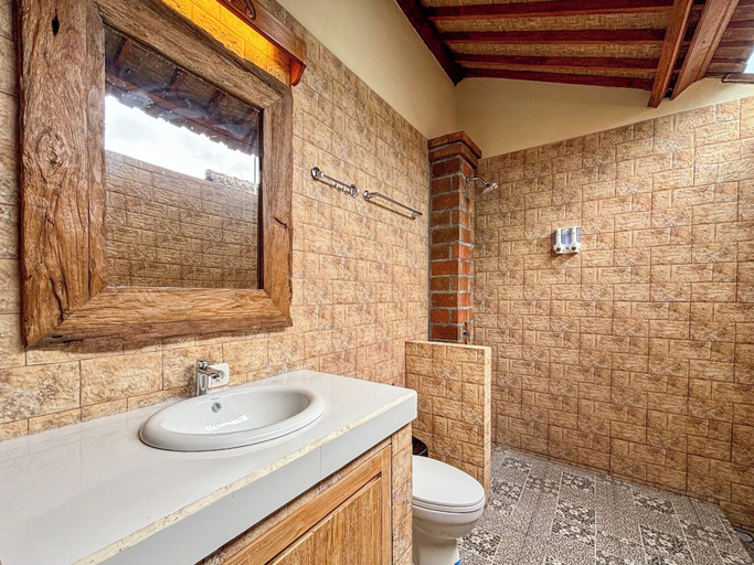 Bathroom, Buana Sari Villas by AGATA, Bangli