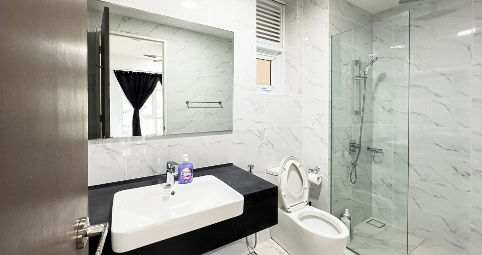 Bathroom 5, Met1 Residences Mont Kiara by Airhost, Kuala Lumpur