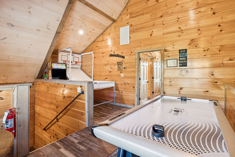 Game room 5, Smoky Blue Haven 3 Bedroom Cabin, Sevier