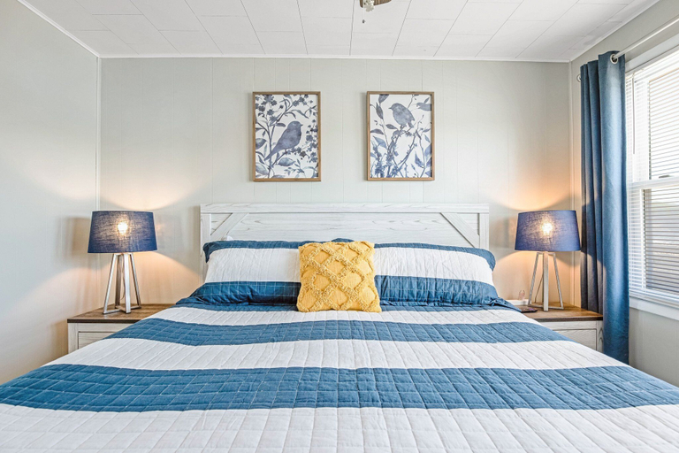 Room 4, Ultimate Waterfront Getaway, Amazing Lake View, Camden