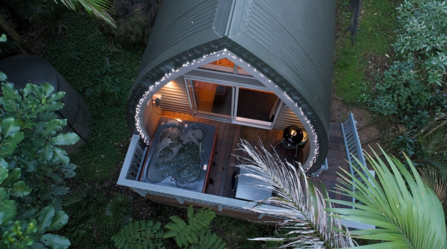 Exterior, Onetangi Forrest Chalet, Auckland