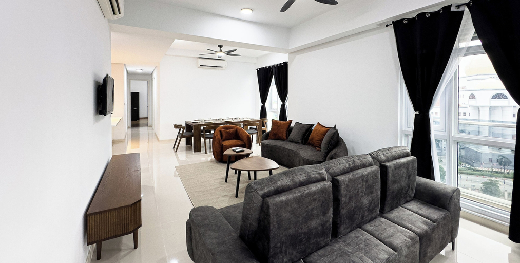 Living area 4, Met1 Residences Mont Kiara by Airhost, Kuala Lumpur