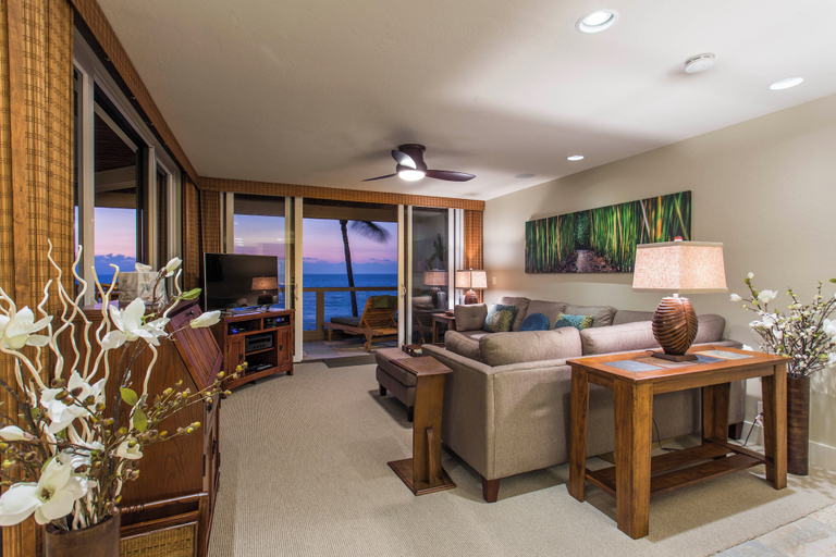 Living area 3, Exquisite Oceanfront Beautifully Upgraded Corner Unit - Vrkcv, Hawaii