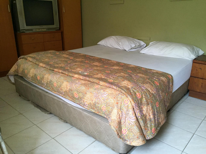 Bedroom 2, Leon Inn Nagoya, Batam