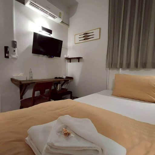 Room 5, VELAWARIN HOTEL, Warin Chamrap