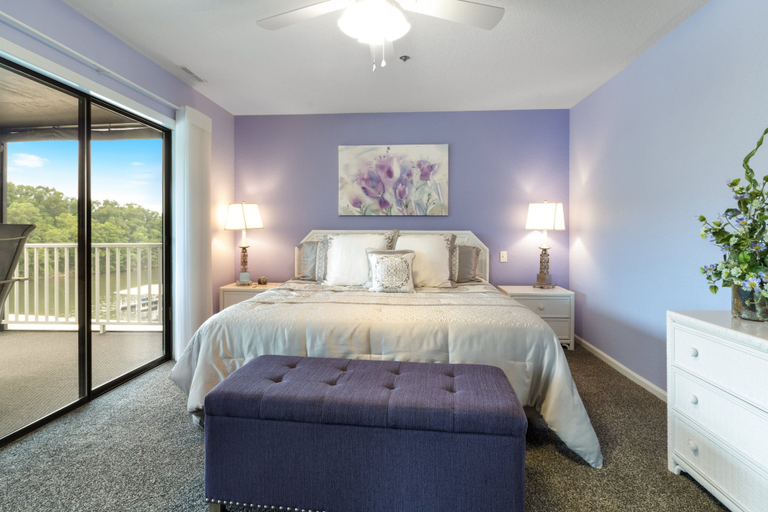 Room 5, Lazydays Pet-friendly Condo w/ Pool & Slip at 3M, Camden