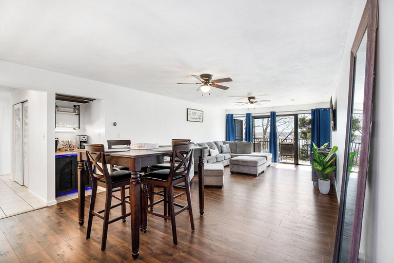 Private kitchen 3, Treetop Vibes on Horseshoe Bend, Camden