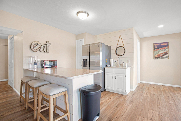 Interior, Two Homes, Large Deck, Firepit, Central Location, Camden