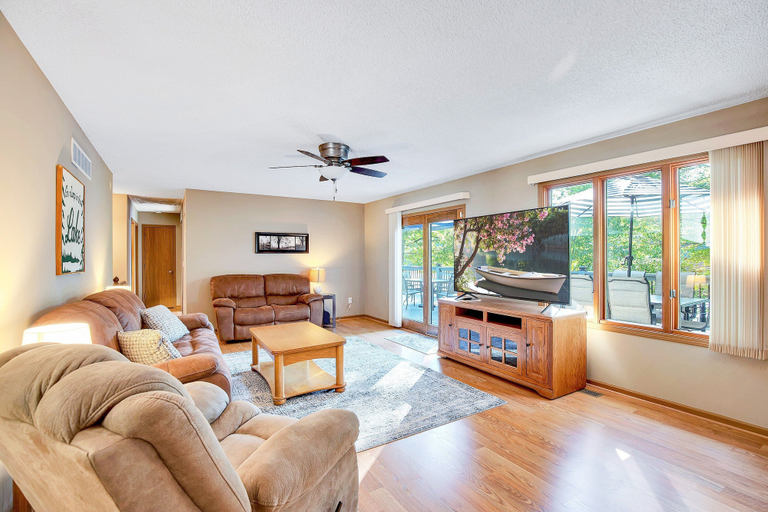 Living area 2, Ideal Cove With Amazing Dock, Kayaks & Fire Pit, Camden