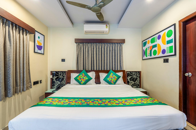 Bedroom 3, Treebo Marina Grand Vizag - 5 Min Drive From Railway Station & Bus Stand, Visakhapatnam