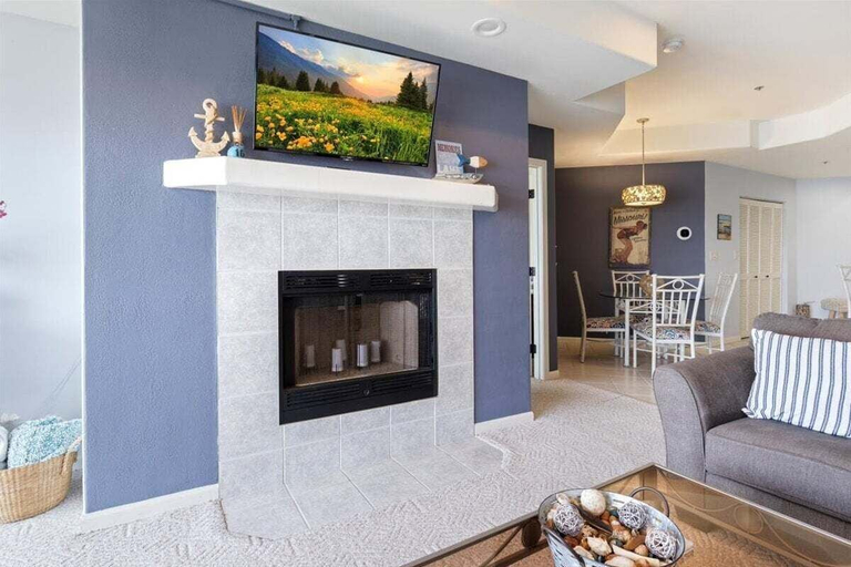 Living area 2, Family-friendly Condo w/ 2 Pools & Updated Deck on the 14mm, Camden