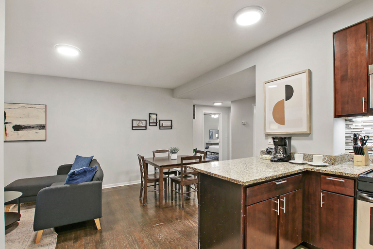 Private kitchen 4, Cozy 2BR Apt - Sunnyside 2E, Cook