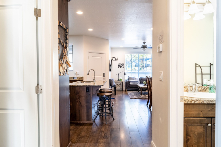 Interior 4, The Vintage 3 Bedroom Townhouse, Washington