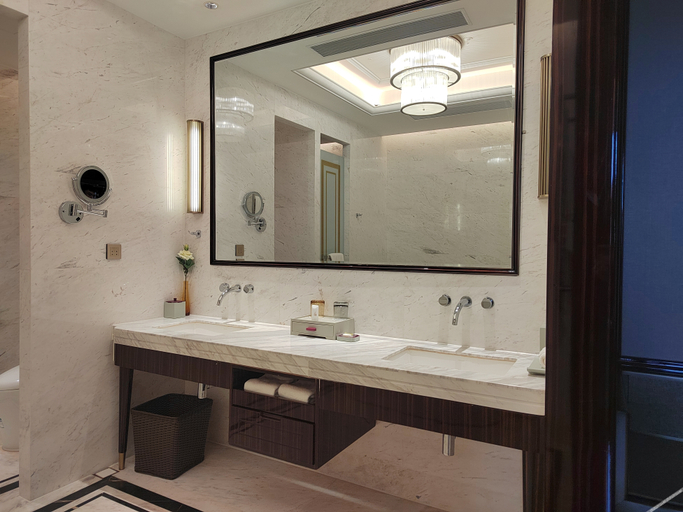 Bathroom 3, Wyndham Grand Tongren Downtown Hotel, Tongren