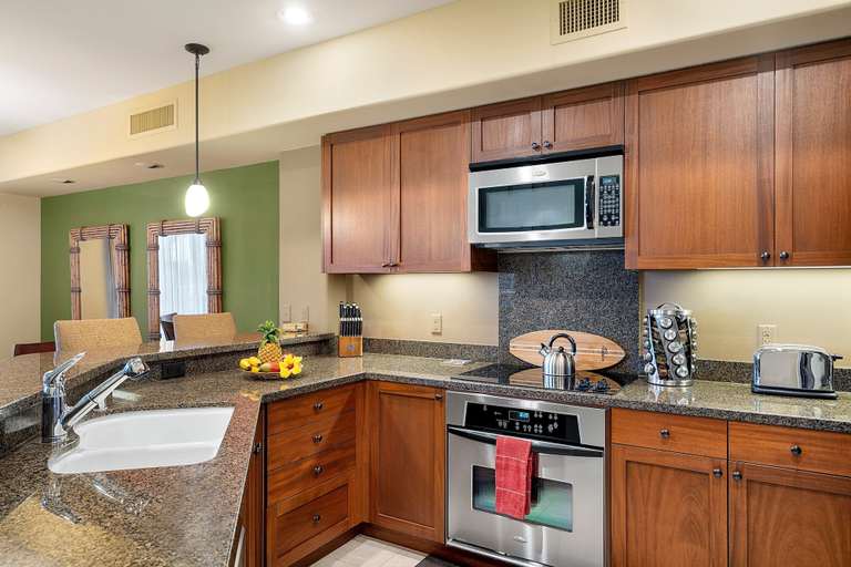 Private kitchen 3, Amazing Ocean, Golf & Sunset Views Great Location Private Bbq! - Vrkcv, Hawaii