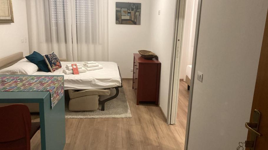 Others 2, Albergo Commercio, Udine