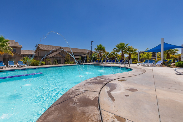 Pool 4, Sand Cove 3 Bedroom Townhouse, Washington