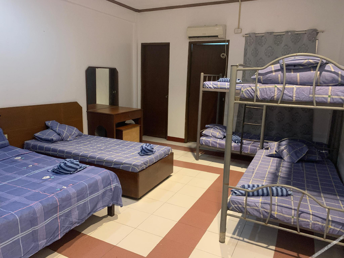 Bedroom 5, SLEEPADZ HOTEL - DORMITEL DYD, Naga City