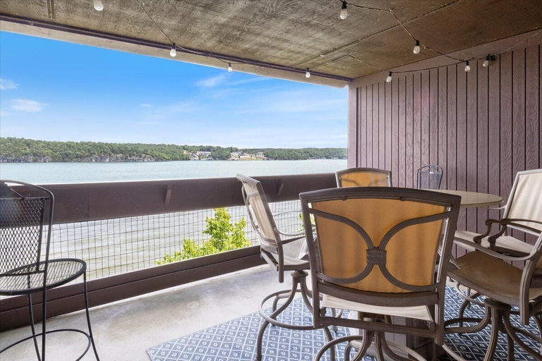 View from room 4, Spacious Pet-friendly Lakeview Condo w/ Boat Slip & Pools, Camden