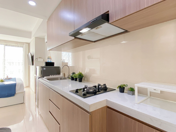 Private kitchen 2, Studio Apartment Near Station At Daan Mogot City, Jakarta Barat