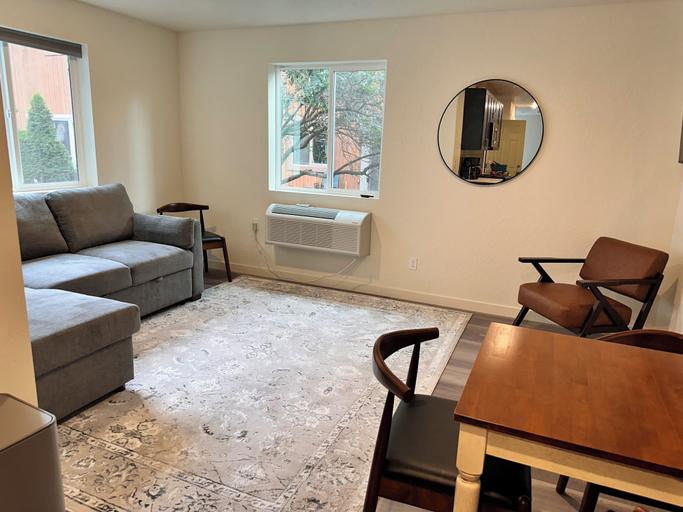 Living area 5, 4th St. Flats, Latah