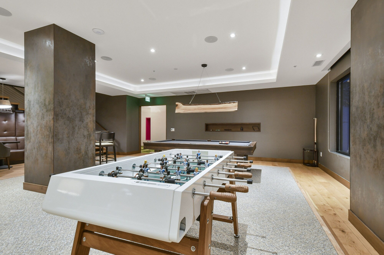 Game room, Luxury 2 Bedroom Ski in Ski Out 2 Condo, Summit