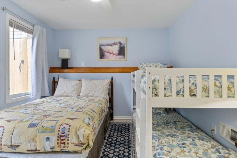 Room 5, Lakefront Escape, Sunrise Views, Boat Slip & Community Dock Access, Camden