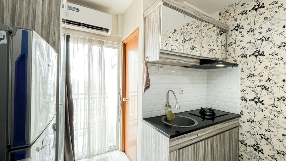 Private kitchen 3, Cozy Bloom Studio Apartment Cinere Resort, Depok