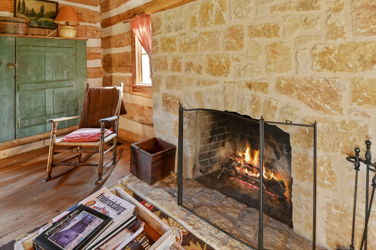 Interior 4, Ab Butler - Both Suites 2 Bedroom Cabin by RedAwning, Gillespie