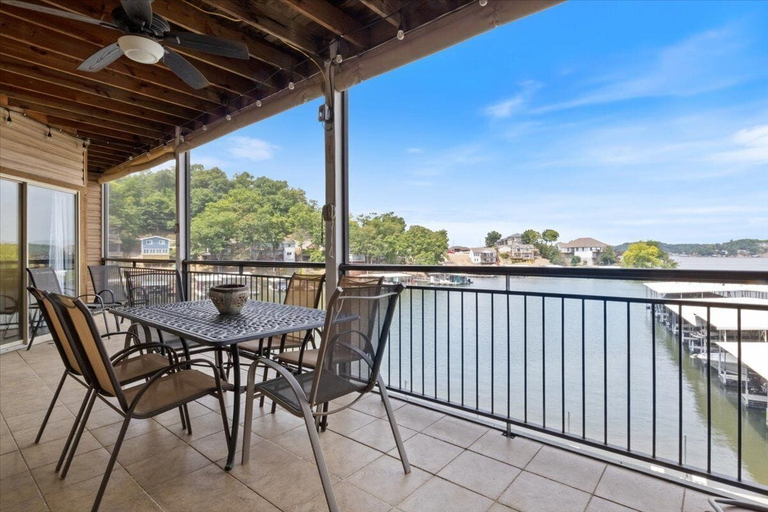 Outdoor dining 4, Lakefront 1st-floor Condo, Screened Patio, Pools & Courts, Camden