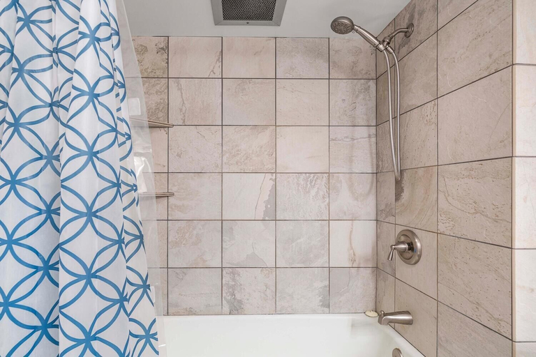 Bathroom 3, Great Location AC & Wifi Concierge Included!, Hawaii