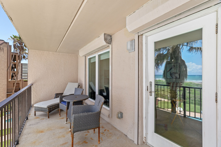 Terrace/patio, Beach House Unit #302 2 Bedroom Condo by RedAwning, Cameron