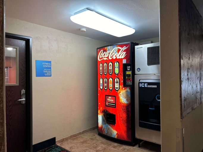 Food & Drinks 5, Express Inn Leesville Ft Johnson, Vernon