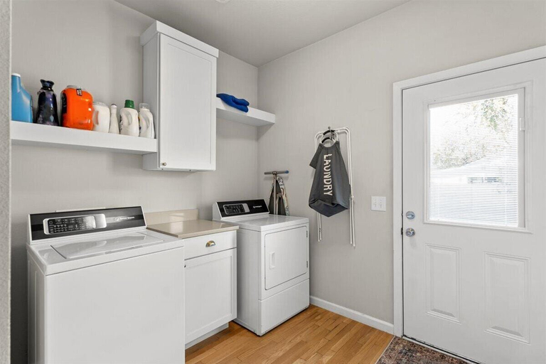 Laundry room, Spacious 3BR w Parking Pet Friendly, Travis