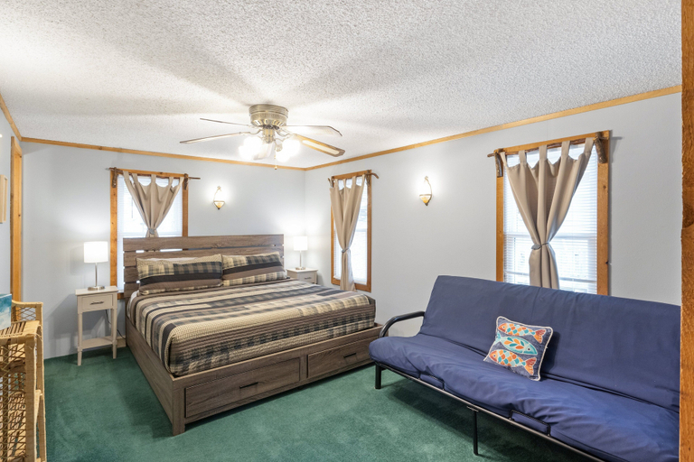 Room 2, Stunning Lake View On A Nice & Quiet Relaxing Home, Camden