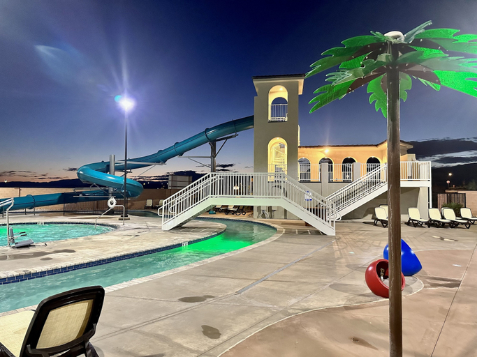 Pool 2, Zions Base Camp 4 Bedroom Townhouse by RedAwning, Washington