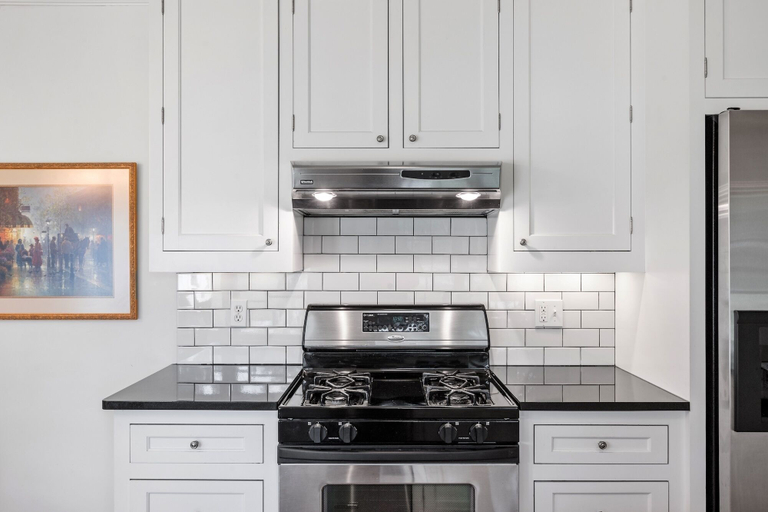 Private kitchen 5, Yellow Rose 2 Bedroom Home, Gillespie