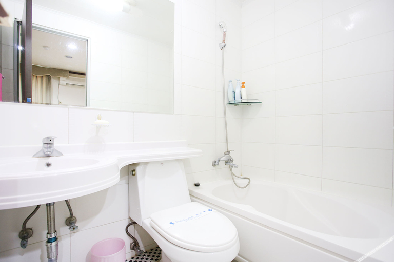 Bathroom 5, Chuncheon Hole in One, Chuncheon
