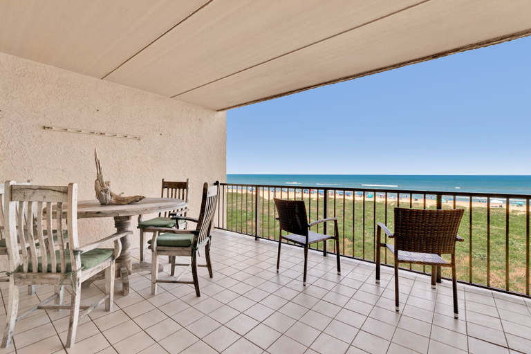 Outdoor dining 4, Beach House Unit #401 3 Bedroom Condo by RedAwning, Cameron