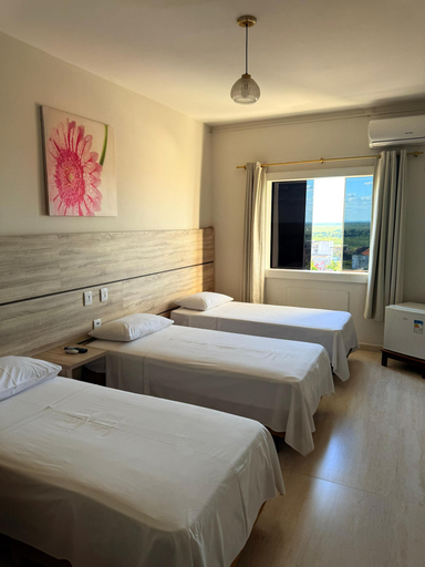 Bedroom 2, SANTA MONICA PALACE HOTEL, Sapezal
