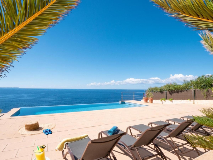 Sport & Beauty 2, Villa Sa Troneta - Villa with infinity pool, Baleares